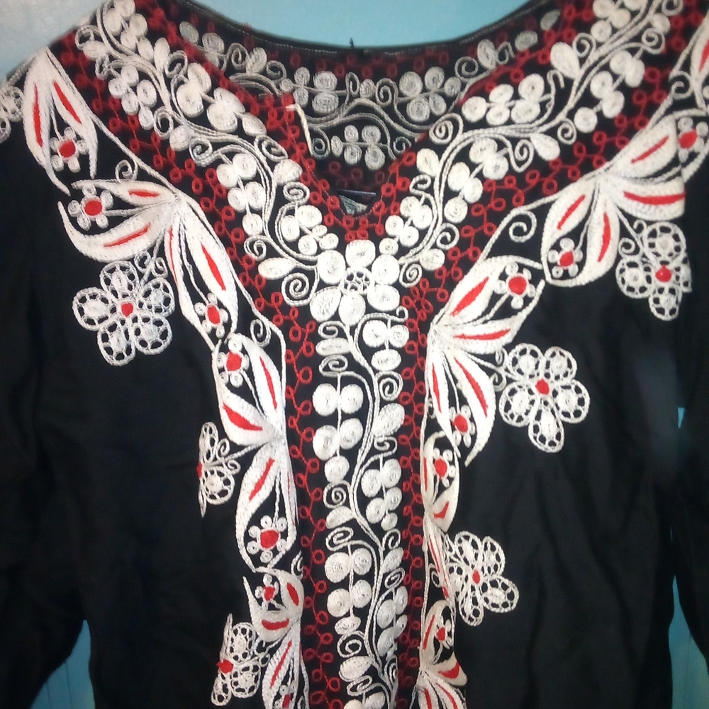 VINTAGE HANDMADE HAND EMBROIDERED BLOUSE BEAUTIFUL